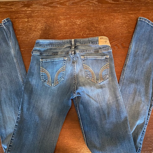 Women’s Hollister Flare Dark Wash Jeans - Picture 2 of 4